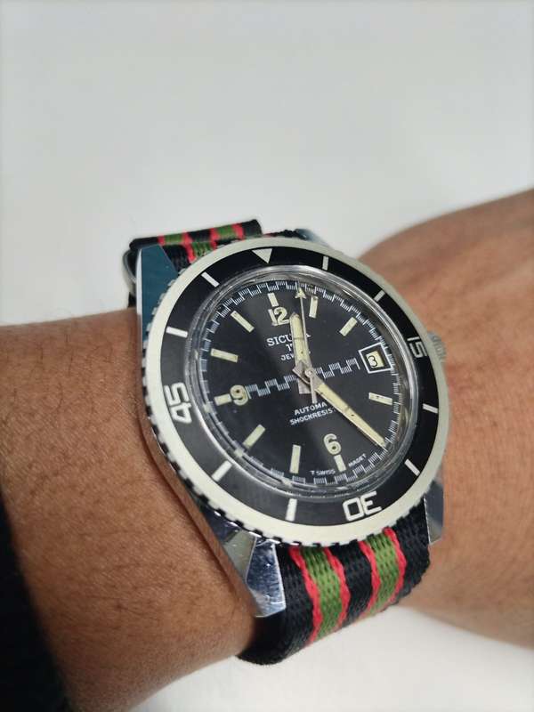 22mm Seat Belt Nato Watch Strap Black/Red/Khaki (Vintage Bond)
