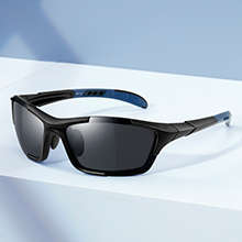 The nose pads of the sunglasses can be adjusted 