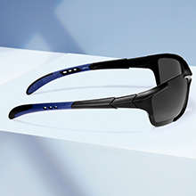 Sunglasses with rubber nose pads  