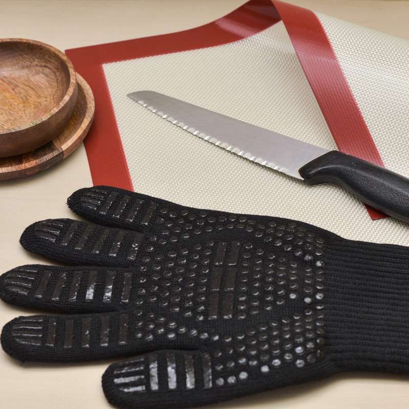 Kitchen Kult Heat &amp; Cut Resistant Non-Slip Silicone Grilling Gloves - Black