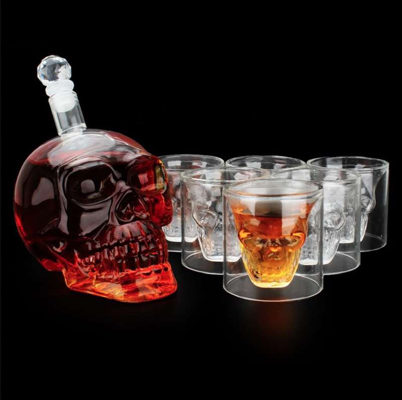 The Ultimate Whiskey Gift Set: Decanter, 2 x Glasses and Whiskey Stones