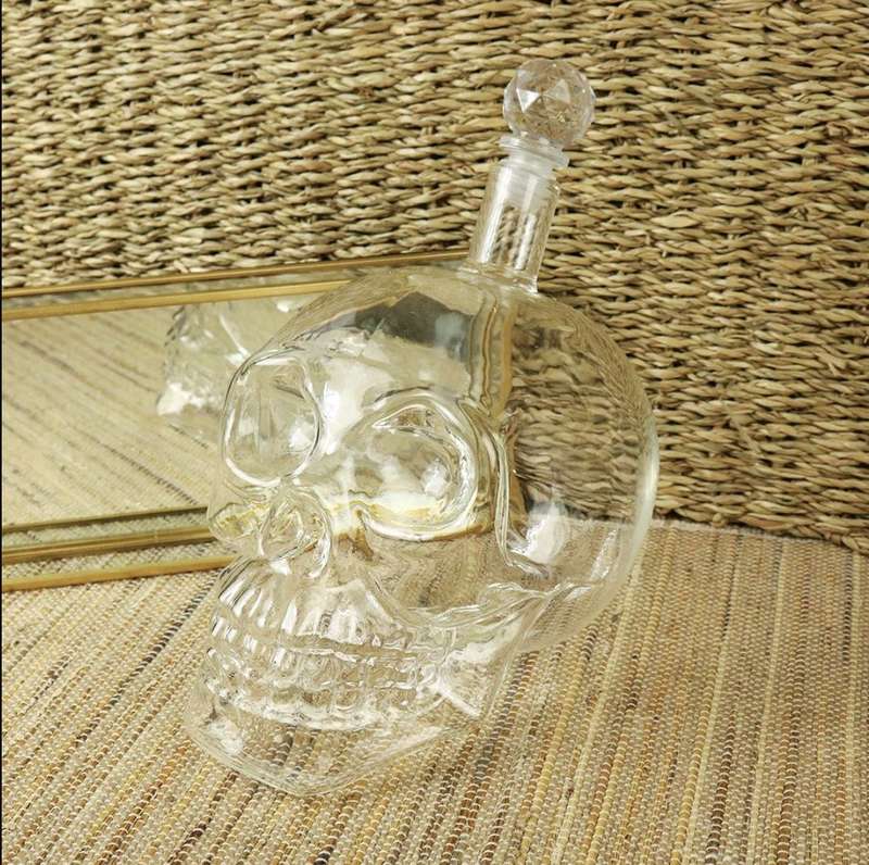 The Ultimate Whiskey Gift Set: Decanter, 2 x Glasses and Whiskey Stones