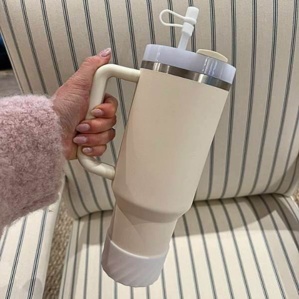 White Insulated S/Steel Tumbler with Protective Boot and Straw Cover - with White Accessories