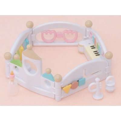 Sylvanian Families - Let's Play Playpen