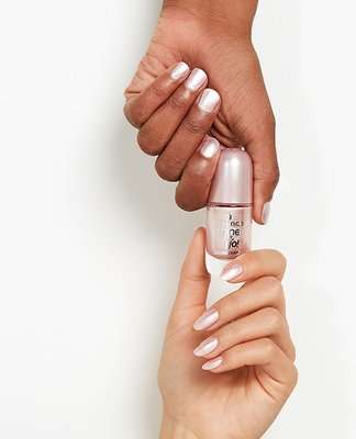 Essence Shine Last & Go! Gel Nail Polish 06 - Frosted Kiss