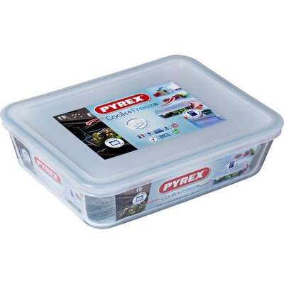 Pyrex Cook & Freeze Rectangle Dish with Plastic Lid (1.5L)