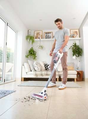 Black & Decker 18V 2-in-1 Stick Vacuum with Integral 1.5Ah Battery