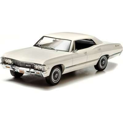 Green Light Chevrolet Impala Sport Sedan 1967 (1:18) (White)