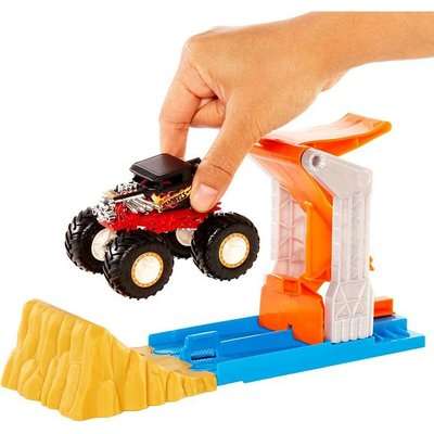 Hot Wheels Monster Trucks Launch and Bash Car-Splosion Play Set