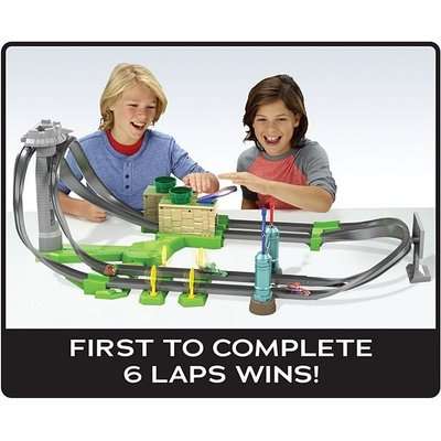 Hot Wheels Mario Kart Circuit Lite Track Set