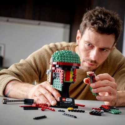 LEGO Star Wars Boba Fett Helmet (625 Pieces)