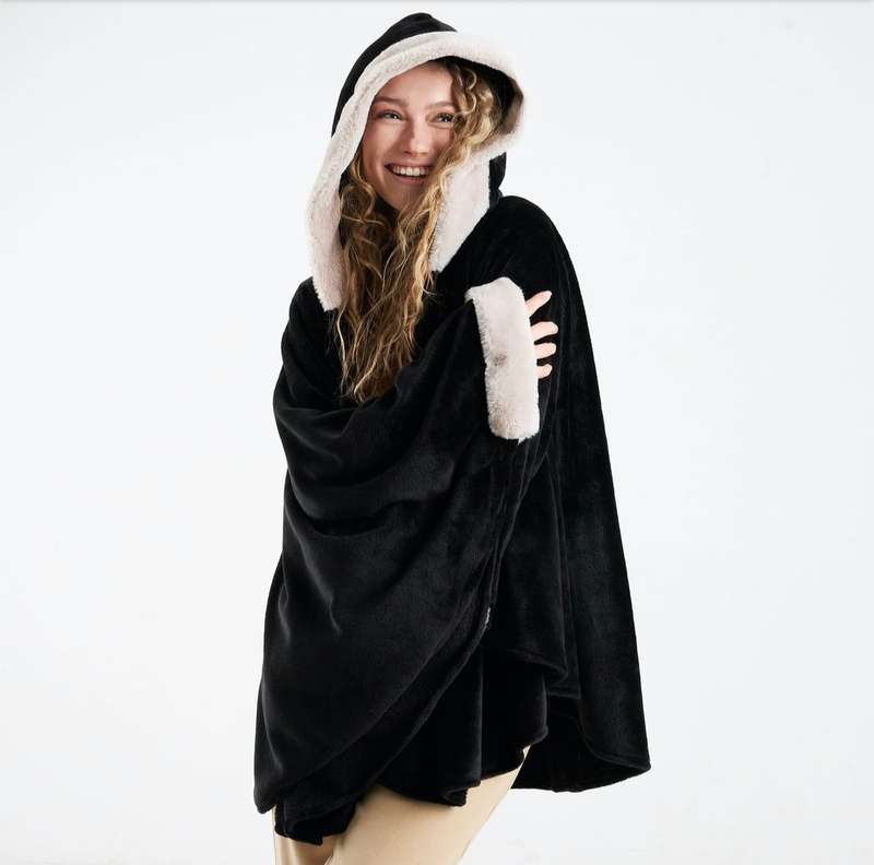 Black  1.1m Huggie Hoodie