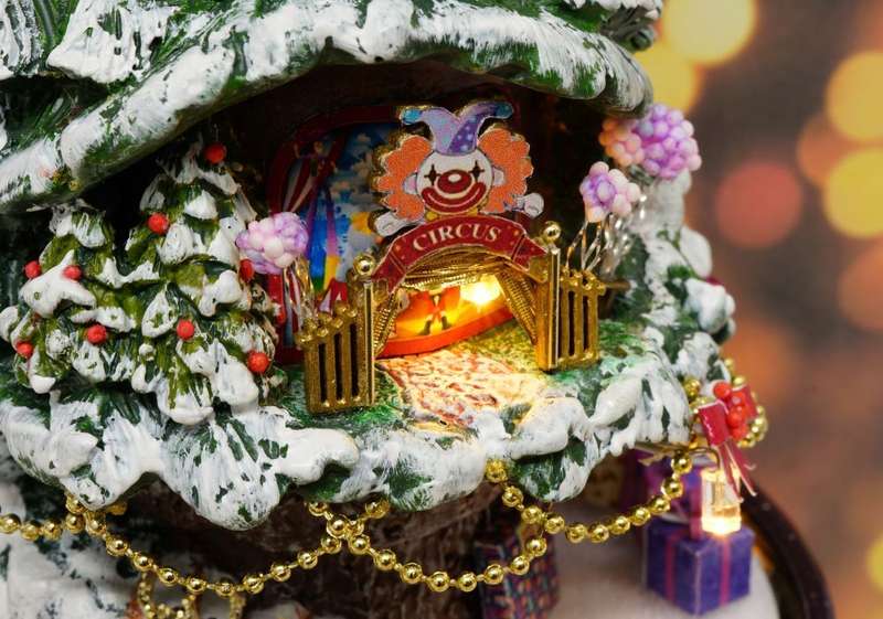 Cuteroom Diy Miniature Music Rotating Box - Ice And Snow Wonderland