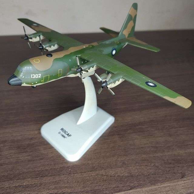 1:200 Scale, Lockheed C-130 Hercules(Republic of China Air Force), Diecast Display Model, Diecast...