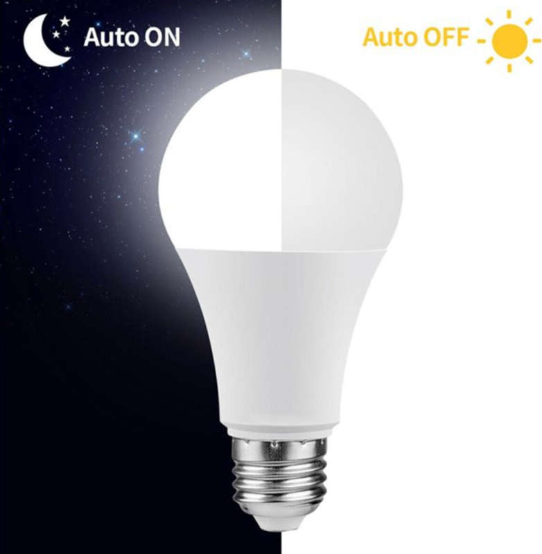 5 Pack - Day / Night Sensor 7w Light Bulbs E27 Day/Night Screw Fitting Globe