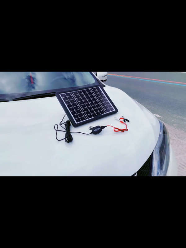 15W Solar Panel Charging Station Charging Panel with USB Multi-Head Cable