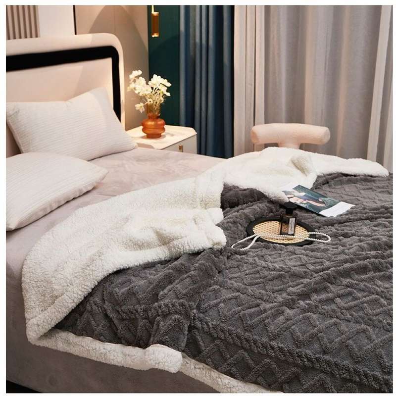 Polyester Geometric Fleece Blanket (all season)