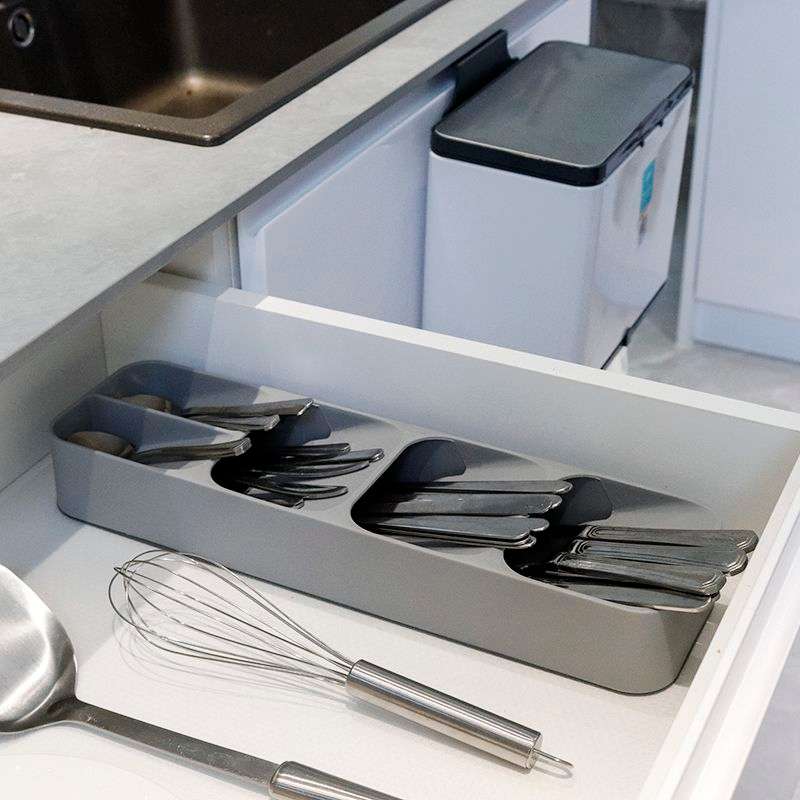 Compact Cutlery Organizer