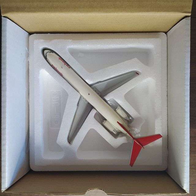 1:200 Scale, Swissair McDonnell Douglas DC-9-50, Diecast Display Model.