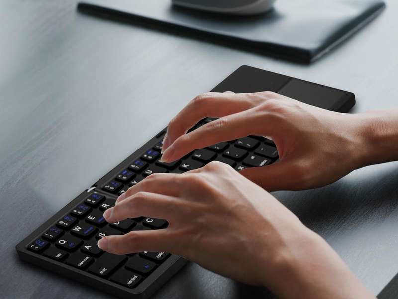Tri-fold keyboard