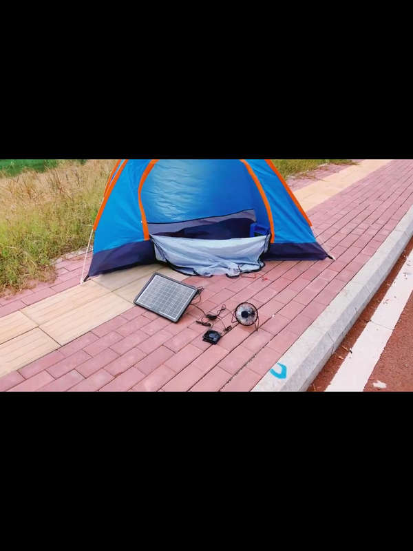 15W Solar Panel Charging Station Charging Panel with USB Multi-Head Cable