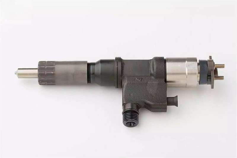 1pcs Common Rail Fuel Injector 8973297033 Compatible with Lsuzu 4HK1 6HK1 Engine