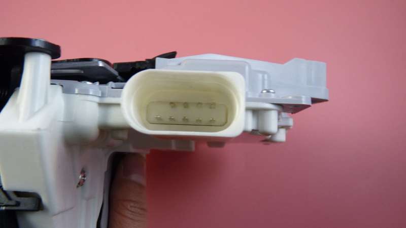 New Front Left Door Lock Latch For Passat B6 3C Touareg Audi A4 TT 8J1837015A