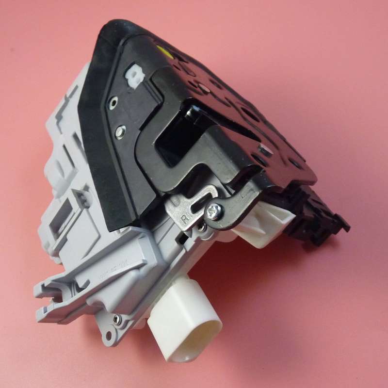 New Front Right Door Lock Latch For Passat B6 3C 2006-2011 Touareg Audi A4 TT