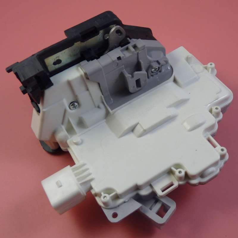 New Front Right Door Lock Latch For Passat B6 3C 2006-2011 Touareg Audi A4 TT
