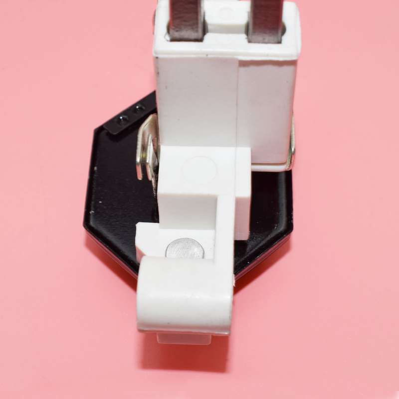 NEW ALTERNATOR Voltage Regulator For AUDI A4 A6 VW Passat Catera 0120339503