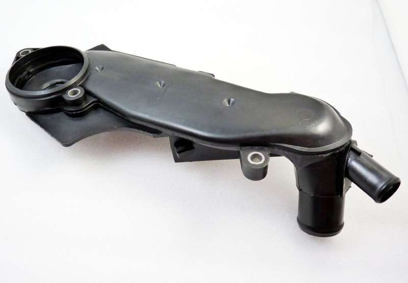 New Thermostat Housing For Audi A6 Quattro VW Passat 2001-2005 078121121K