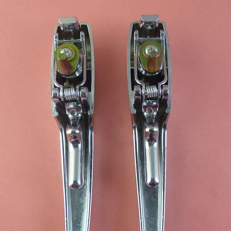 A Pair Exterior Door Handles With Key For VW Beetle Karmann Ghia 113837205M