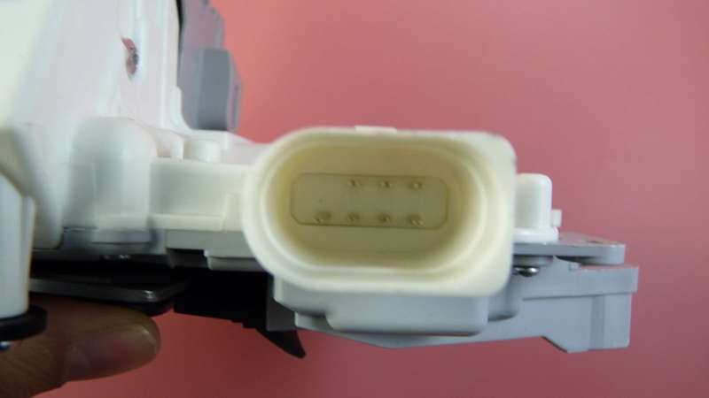 New Front Right Door Lock Latch For Passat B6 3C Touareg Audi A4 TT 8J1837016A