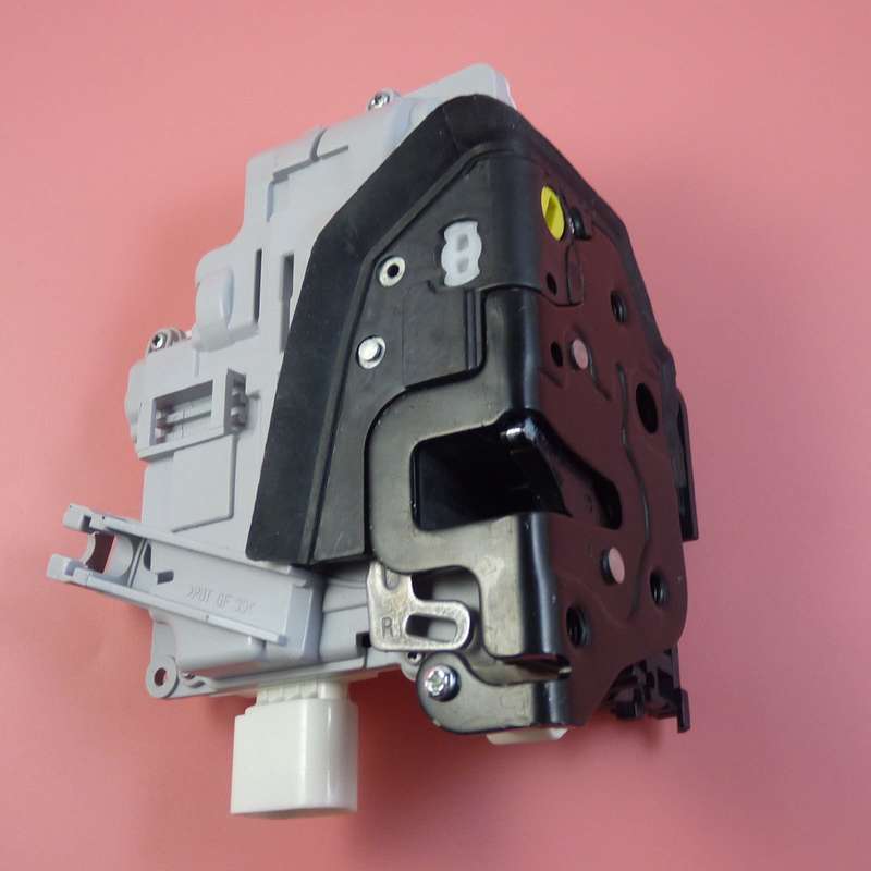 New Front Right Door Lock Latch For Passat B6 3C Touareg Audi A4 TT 8J1837016A