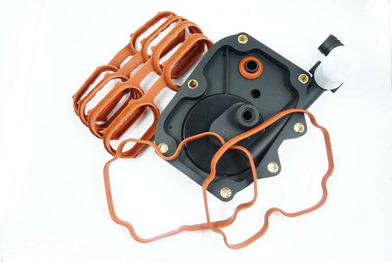 New Engine Intake Manifold Cover CRANKCASE VENT Valve + GASKET for BMW X5 V8 SET