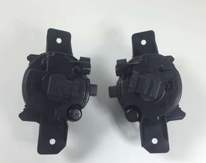 Pair Front Left Right Fog light lamp For Nissan X-TRAIL XTRAIL T30 00-06