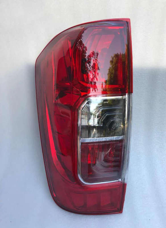 Led tail light brake lamp reverse lights turn signal assembly for Nissan Navara 2017