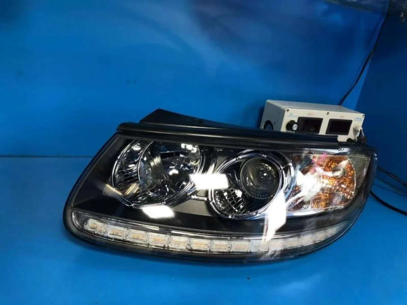 HID LED headlight assembly angel eye daytime running light with turn signal for Hyundai Santafe
