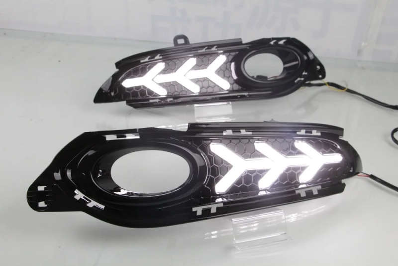 led drl daytime running light for Honda vezel  with Dynamic moving yellow turn signal and blue ni...