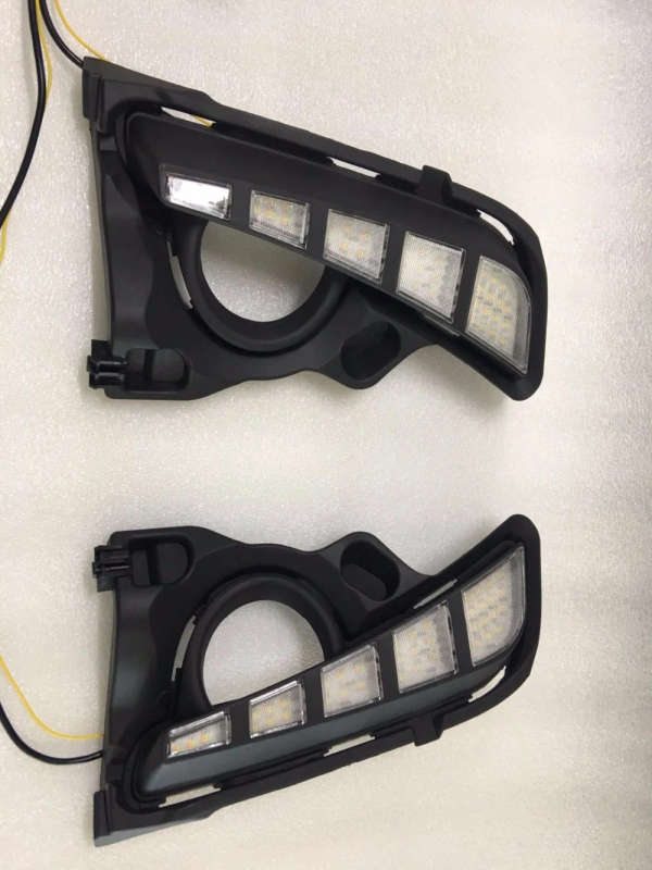 led drl daytime running light for Toyota Highlander 2018 with moving yellow turn signals and blue...