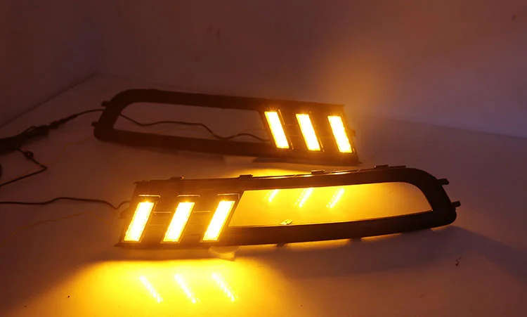 led drl daytime running light for Volkswagen Passat 2017-2019 with Dynamic moving yellow turn sig...