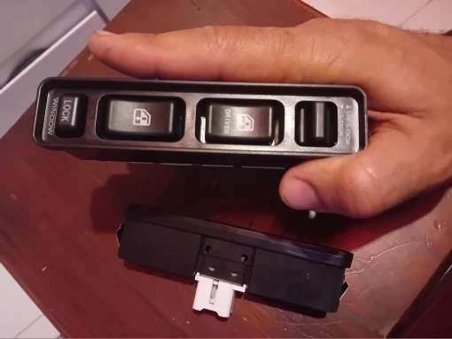 Electric Power Window Control Lifter Switch Button Suitable For Suzuki Escudo Vitara