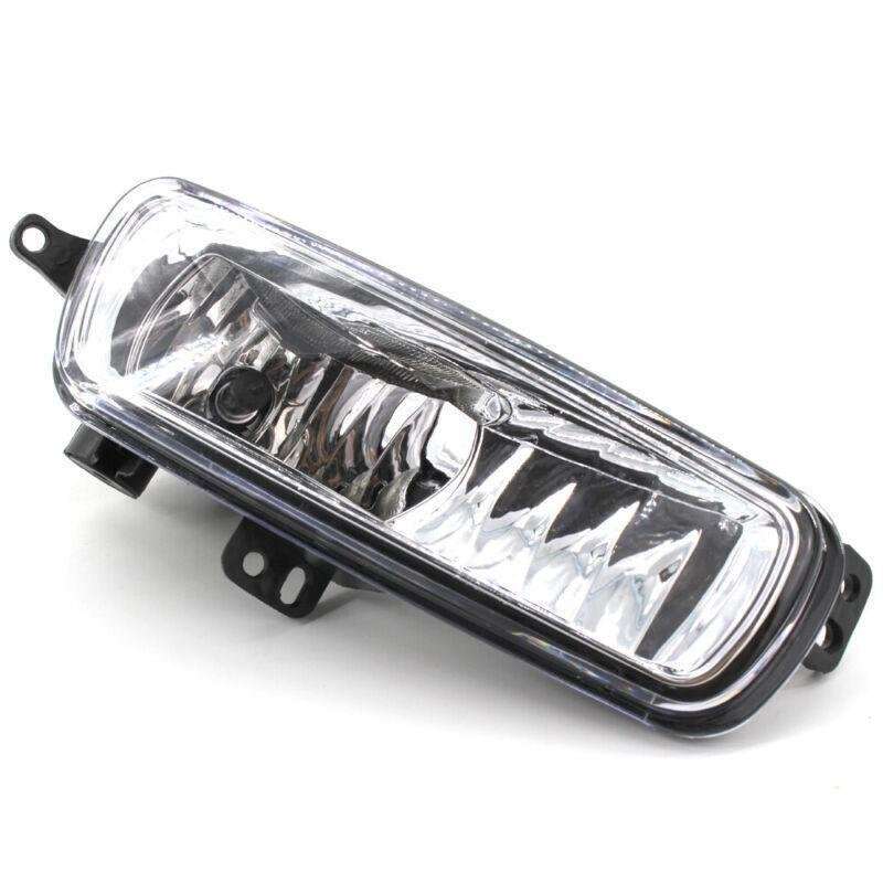 1 Pair of Fog Lights New Spot Lamps with Bulbs fit for Ford Focus Sedan 15-17