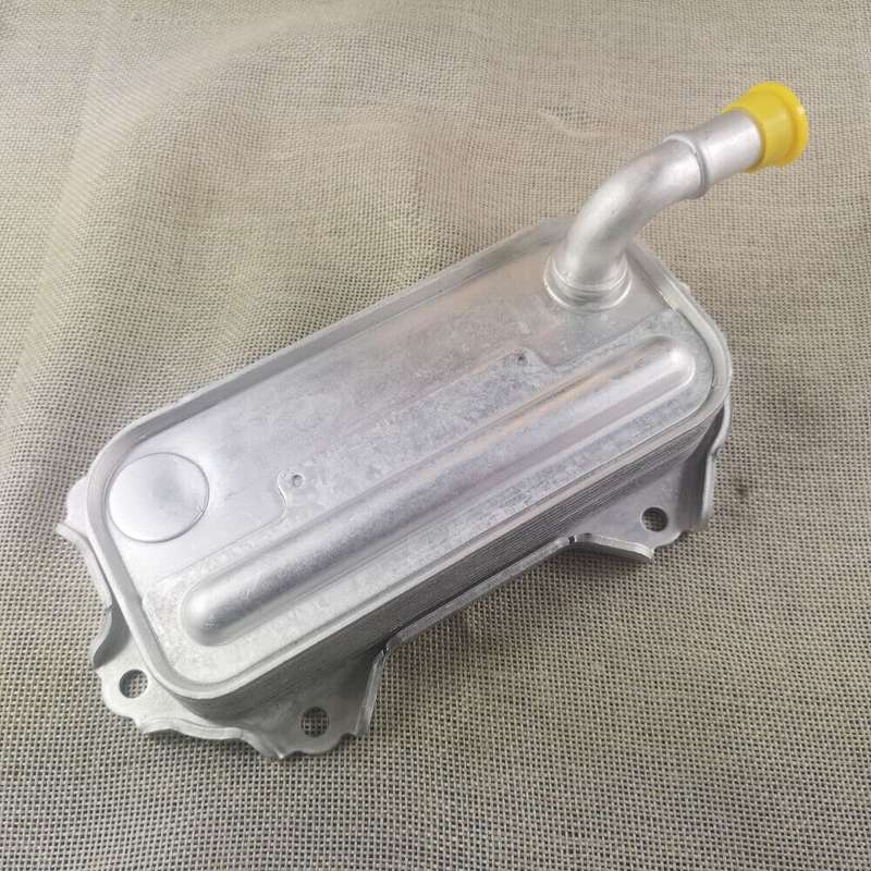 For Toyota 157100R011 157100R010 Engine Oil Radiator Cooler
