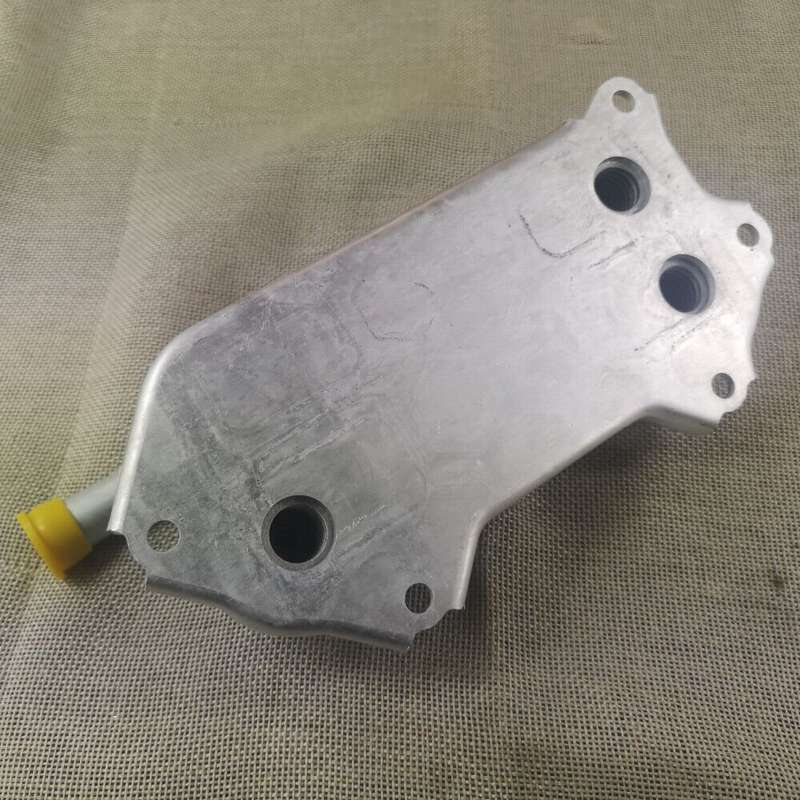 For Toyota 157100R011 157100R010 Engine Oil Radiator Cooler