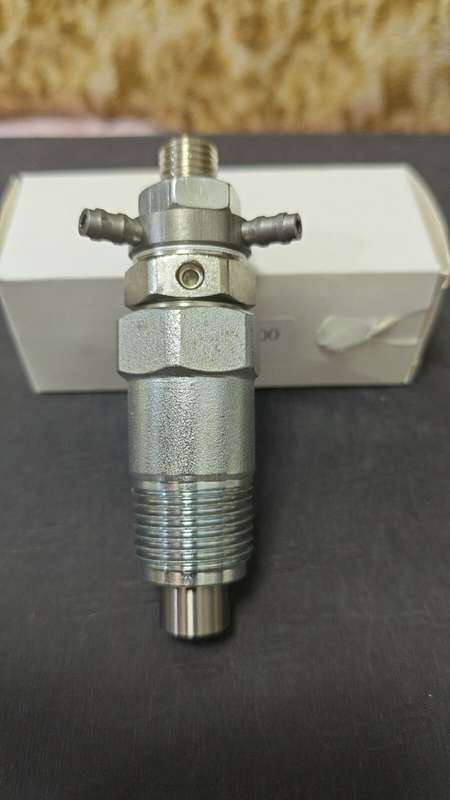1 pc Fuel Injector Assy 19667-53000 Compatible with Kubota G4200H G5200H G6200H