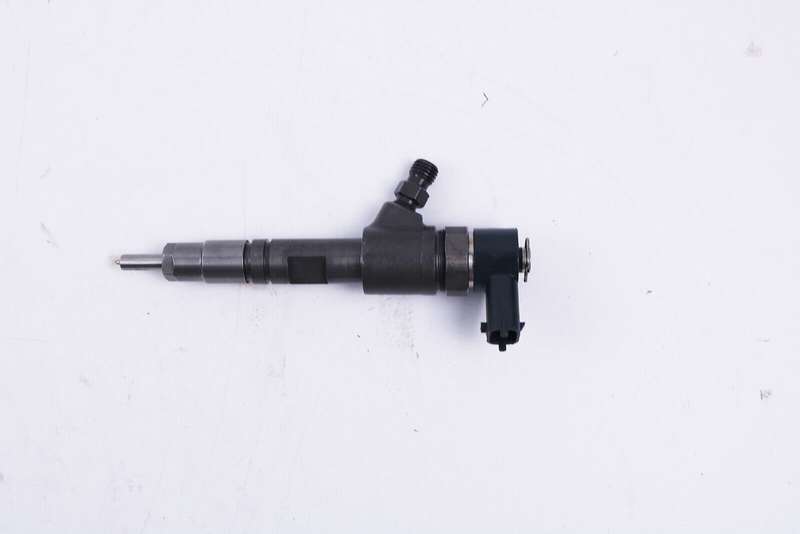 4X New 0445110777 Fuel Injector 1J801-53052 Compatible Kubota KX040 L4701 V2403