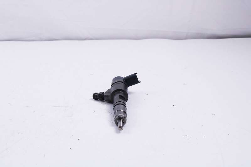 4X New 0445110777 Fuel Injector 1J801-53052 Compatible Kubota KX040 L4701 V2403