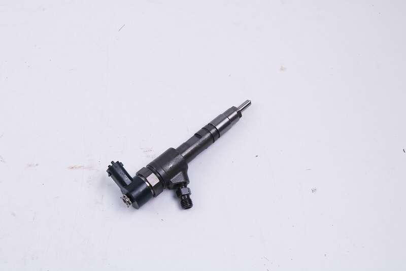 4X New 0445110777 Fuel Injector 1J801-53052 Compatible Kubota KX040 L4701 V2403