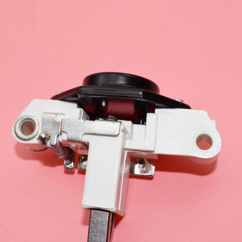 NEW ALTERNATOR Voltage Regulator For AUDI A4 A6 VW Passat Catera 0120339503